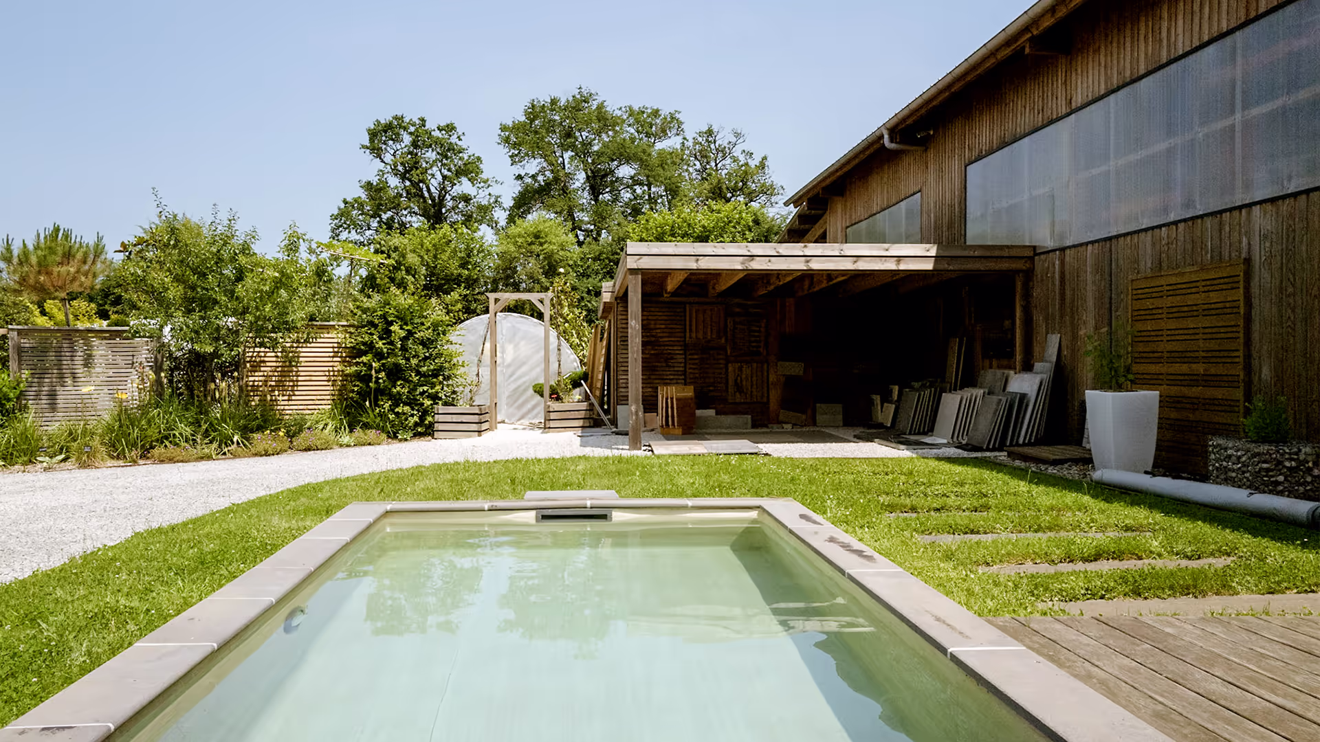 PISCINE TRADITIONNELLE NAUCELLES chez JardinConseil Aurillac