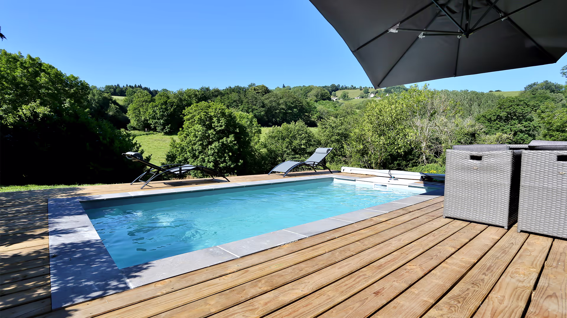 PISCINE TRADITIONNELLE NAUCELLES chez JardinConseil Aurillac